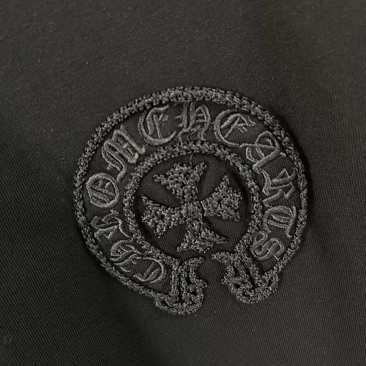 🅿️220 ch Cro* 2025 spring and summer new style Sanskrit horseshoe cross cross vacuum embroidery short-sleeved t-shirt custom fabric 300g same style for men and women Size: S M L XL XXL Five codes Color: black white